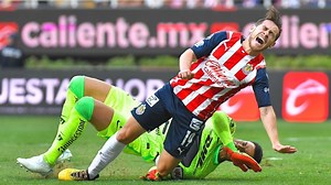 Canelo' Angulo se pierde la liguilla tras lesión en el Chivas vs Pumas