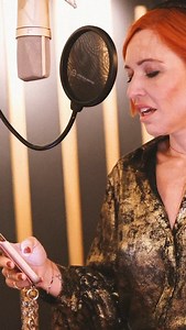 Whispers of Christmas Magic - Le Christmas Album est enfin disponible partout ! 🎄 Voici un extrait de “Happy Xmas”. 🎶 Écoutez-le dès maintenant sur toutes les plateformes et plongez dans l’esprit des fêtes. ☺️ | Natasha St-Pier