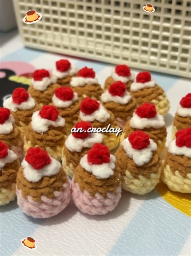 Crochet Pudding Keychain Tutorial