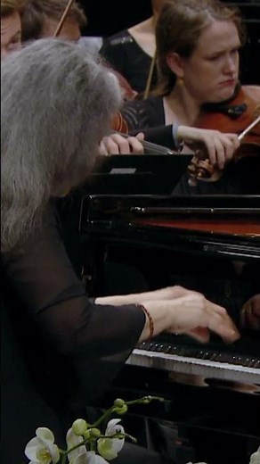Martha Argerich plays Tchaikovsky: Piano Concerto No. 1, Op. 23: III. Allegro con fuoco