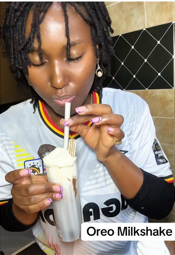 Delicious Oreo Milkshake Recipe: A Fun Cooking Activity