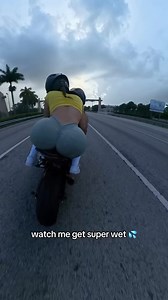 who’s scared of some water anyways 😮‍💨 leggings from @pcheebum code LUNA10 | Luna Skye