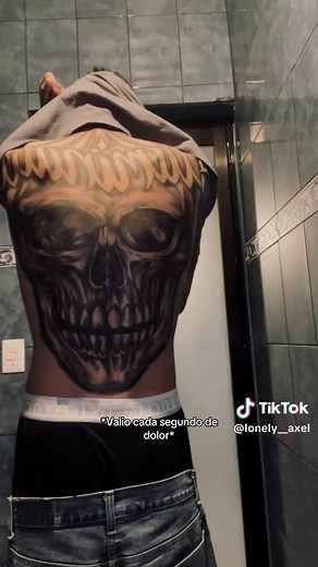 Ideas de tatuajes para hombres en la espalda