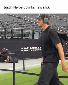 Flipping the bird is wild 😂 | NFL hate memes