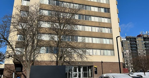 University of Waterloo students moving back to dorms as heating restored to residence buildings