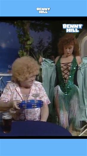 Keeping abreast of the situation and not getting distracted - the legendary Benny Hill 👙🫨 🫡😂 | Benny Hill TV