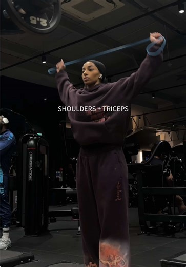 tryna work on my push as much as I work on my pull🤣 fit from @Gymshark | code guapacita10