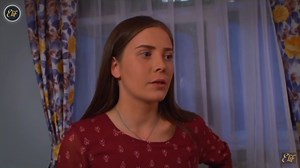 "Elif" odcinek 206. Melek dostaje tajemniczą przesyłkę. Kto ją nadał? [WIDEO ZDJĘCIA]