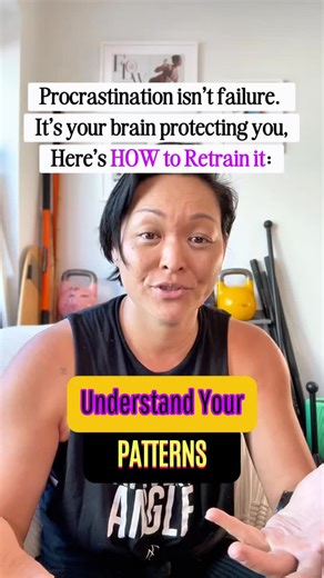 🧠💪The brain doesn’t know the difference between danger & discomfort ⬇️ If you keep falling off your routine and blaming yourself, you’re not the problem. Your brain is doing what it’s wired to do — avoid overwhelm, avoid uncertainty, avoid anything that feels like “danger,” even when it’s actually the path to feeling better. Movement is the fastest way to shift that wiring. Faster than meditation. Faster than mindset work. Faster than “waiting for motivation.” One rep, one reach, one minute. T
