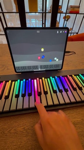 What sound does a piano make?