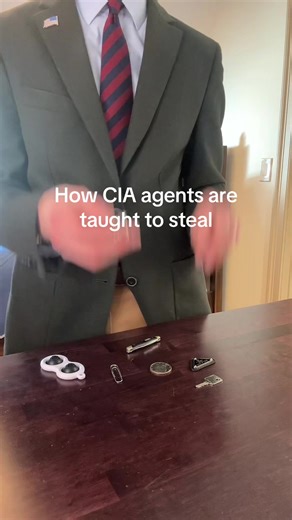 How CIA Agents Are Trained in Sleight of Hand