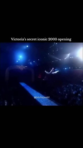 Girls Bitch Zone🍒 on Instagram: "The 2003 Victoria’s Secret Fashion Show is remembered as one of the most iconic moments in the brand’s history.🔥 @bitchzone61 @memepgirl61 Held at the 69th Regiment Armory in New York City, it marked a glamorous return to the runway after the show’s 2001 cancellation due to the events of 9/11. The opening of the 2003 show perfectly captured the early-2000s era of excess, confidence, and high-octane glamour.The show opened with the “Supermodel Obsession” theme, 