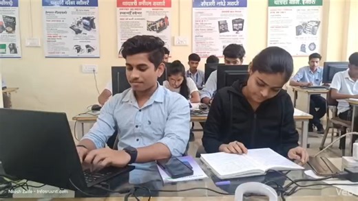MKCL_Chhatrapati_Sambhajinagar on Instagram: "Study = buffering… ⏳😵 MS-CIT मुळे AI Tutor मिळाला 😎📚 Prompt लिहा, शिका, टेस्ट द्या, चमका! ✅🔥 #MSCIT #AITutor #SmartStudy #Prompt #MarathiMedium #StudyWithAI #GenZMarathi #StudentHacks #DigitalSkills #ExamMode"
