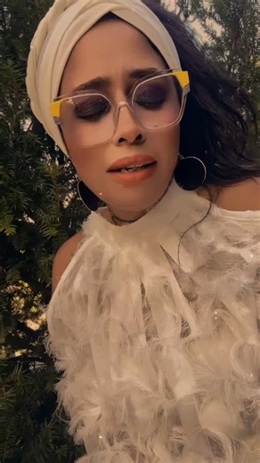 Lua Tavares on Instagram: "Buenos días con la bendición del Señor del Bonfim 🙌🏻🤗 “Hoy es el día del Senhor do Bonfim un padroeiro muy importante en Brasil, especialmente en Bahía (Salvador), donde es patrón y se le asocia con Jesucristo crucificado y con el orixá Oxalá del candomblé importante en Brasil , gran festa en Salvador de Bahía sitio donde la fe y la pasión se mezclan 🎉. En Salvador, el sagrado y el profano bailan juntos: lLa procesión el axé, la oración y el baile 💛. ‘Glória a ti,