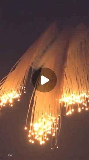 Captain Berg on Instagram: "The MC-130J Commando II displays its iconic angel wing flare pattern during EAA AirVenture Oshkosh 2021 🪽‼️✈️ 📸 by vikinghater2, edited by @uufzy #aviation #aircraft #airplane #mc130j #c130 #c130hercules #flares #oshkosh"