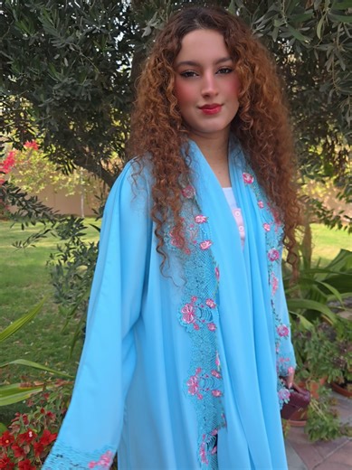 who else gets obsessed with one abaya that they buy multiple colours from it ?😍😍😍 منو بعد يشتري من نفس العبايه الوان متعددة يوم يحب الدزاين؟😍😍😍 #abaya #abayastyle #abayagirls #dubai #fyp