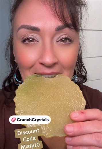 Crystal candy ASMR with a large geode/agate slice from @CrunchCrystals Before watching, guess and comment how many bites it takes me to finish it!?!? #crystalcandy #candyasmr #eatingcandy #eatingasmr #crunchyasmr