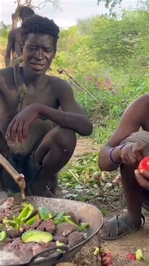 Hadzabe Tribe bushmen try new fruit first time in their traditional lifestyle in the bush 🥰