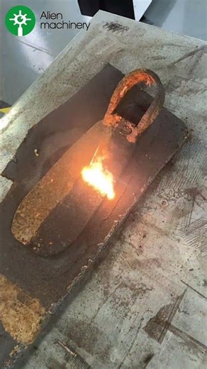 300W laser cleaning machine: Removes rust without damaging metal substrates!