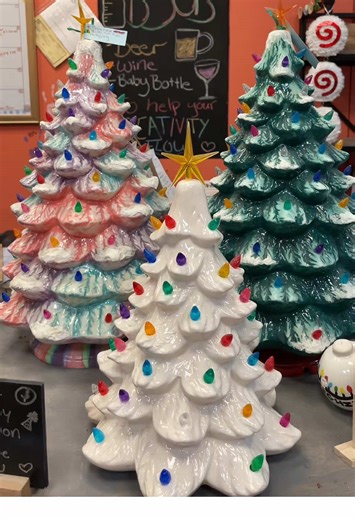 Vintage Tree classes are in full swing!!! 🌲 Next classes with availability will be December 5th, December 16th, and December 18th. They require advance registration, so reserve your spot now before they’re all full! #palmettoclayground #paintyourownpottery #ceramicpainting #vintagechristmastree #christmas