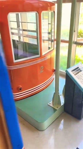 戦後の街を支えた「キャブオーバーバス」。1951年製、東武バスの機能美と昭和の色彩。🌿 Nostalgic Bus.