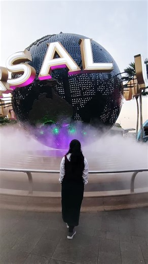 Nomi on Instagram: "😘Best day of my life at universal studio #singapore🇸🇬"