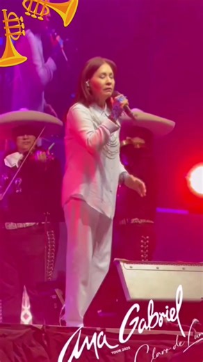 4.9K views · 111 reactions | Ahora tú, ya en brazos de otro amor se que me pensarás. Porque yo sé, que lo que yo te di allá no lo tendrás... 樂 #AnaGabriel #facebookviral #amor #viralpost #LunaAzul♥️✨️ | Ana Gabriel Discografia Videos | Facebook