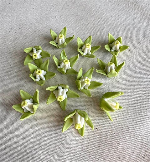 Crown Flower With Petals, Clay Flower Jewelry Making Lei Making, White Crown Flower Loose Beads, Handcrafted Clay Beads, Bulk Beads, Car Lei - Etsy