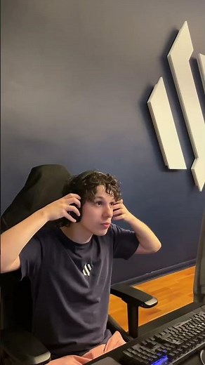 What pro players do before the game starts