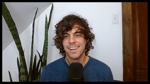Vous connaissez Vipassana ? C'est une retraite en silence de 10 jours à raison de plus de 10 heures de méditation par jour. Peut-être l'avez vous déjà expérimenter ou vous êtes tout simplement curieux d'en savoir plus ? Je vous invite à plonger dans ma deuxième expérience de 10 jours à Vipassana. Bonne écoute. :) --- Nous vous invitons à vous déposer confortablement et de vous joindre à nos conversations de salon avec ce Podcast qui met de l'avant nos invités et Francis Dostie de la Communauté Z