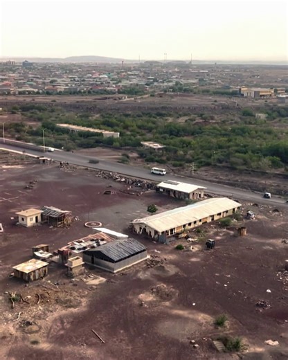 50K views · 865 reactions | تعرف على سبب تسمية سكان سواحل #البحر_الأحمر من الجانب الإفريقي بـ"العفر"؟ التفاصيل في #تقويم مع خالد الزعاق. #نشرة_الرابعة #تقويم | العربية برامج - Al Arabiya Programs | Facebook