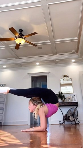 Lilliana Ketchman on Instagram: "comment FLEXIBILITY one letter at a time! 💗 . . . . #lillyk #dance #reels #fun #flexibility"