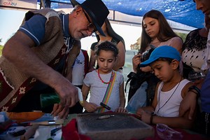 Creativity in the “In Between”: New Models of Craft Education