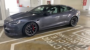 New Tesla Model S Plaid Walkaround Video Reveals Body-Color Door Handles