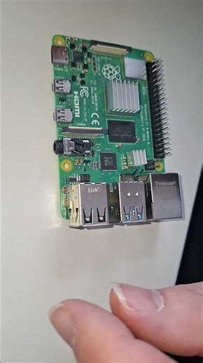 Teilnehmer arbeitet an seinem Abschlussprojekt #Braunschweig #IT_Umschulung #Systemintegration