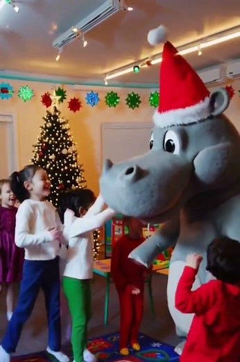 I want a Hippopotamus for Christmas | Gayla Peevey | Hippopotamus Christmas Song 🦛 🎄🎁 Hippo Song