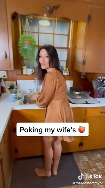 This always annoys her so much😩😂 #wife #love #funny