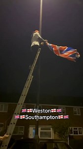 SOUTHAMPTON HAS RAISED THE COLOURS ✊🏼🇬🇧🏴󠁧󠁢󠁥󠁮󠁧󠁿 #southampton #england #greatbritain #uknews | Laudy Visits