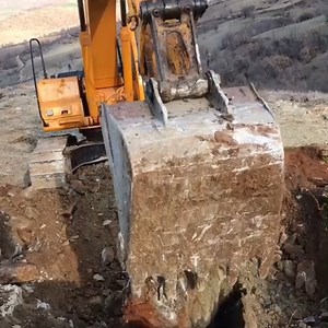 38K views · 227 reactions | I demolished a wall in a settlement belonging to ancient civilizations and found a million-dollar treasure inside. | The Best Archaeologist | Facebook