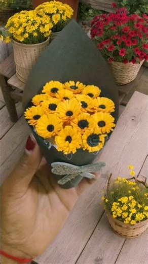 Diy mini sunflower 🌻 paper bouquet #sunflowerbouquet #giftideas #trendingshorts #ytshorts