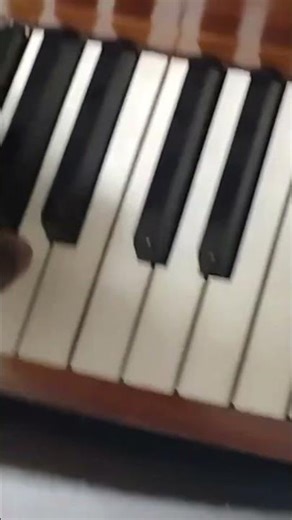Hear Piano Note F#2