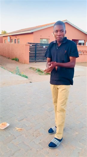 Ooh my gosh🙆‍♂️😭 Let me advertise your business at an affordable price app 71 530 308 | Coast Bw