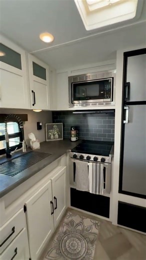 2021 PALOMINO PUMA 25RKQB