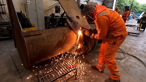 Liebherr 586 Bucket Repair Process