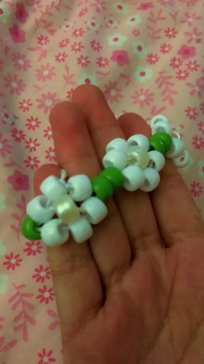How to Make a Flower Kandi Bracelet Tutorial