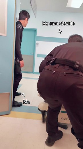 When the stunt team does all the work… 🤸🏼 #swat #behindthescenes #stunts #stuntman