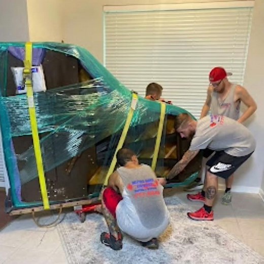 Movers | Packing, Unpacking Storage & More | HelpingHandsExpress Movers Jacksonville, FL.