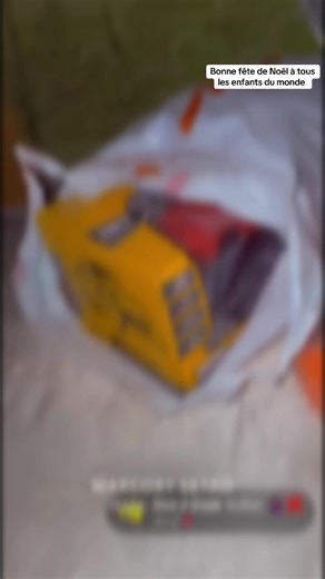 @👻KPAKOLi_LE_TERMINATOR🇨🇮🔥 joyeux Noël à tous les enfants du monde