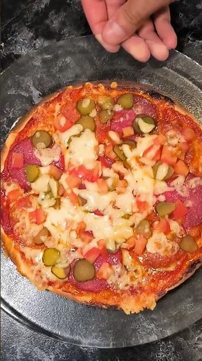 10-Minute Breakfast Pizza #recipe #easyrecipe #food
