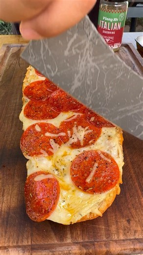 French bread pizza | Miguels cookingwithfire